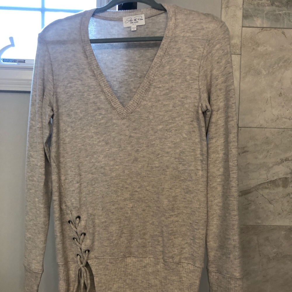 Feel the piece sweater